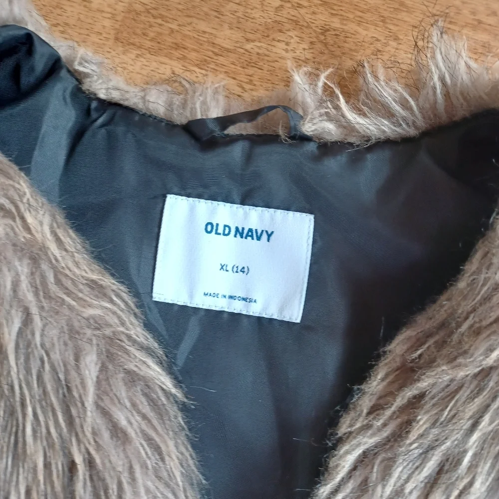 Vest Oshkosh and old Navy girls size 14